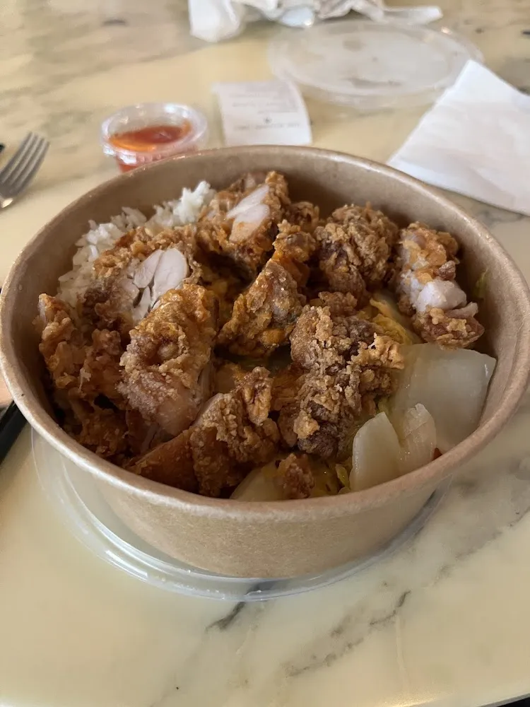 Poulet Croustillant Riz Blanc Et Légumes
